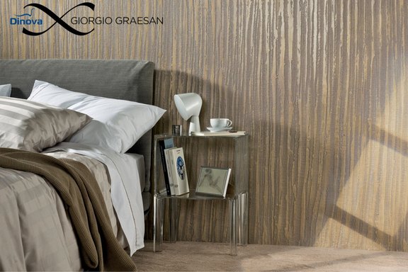 Die dekorative Technik Istinto Bamboo in einem Schlafzimmer erinnert an Bambusrohre  